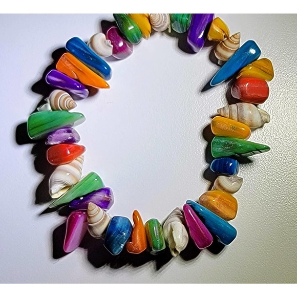 Bright, multi-colored rocks and shells on a stretchy bracelet - Picture 5 of 10